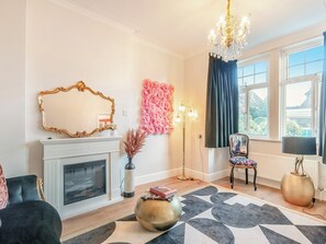 Living area - The Old Doctors Manor House (Whitstable)