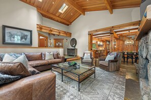 Smart TV, fireplace, offices, computer monitors