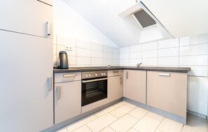 Refrigerador, horno, parrilla de estufa y lavavajillas 