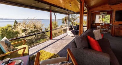 Aroha Te Taumata | Great Lake Views & Spa Pool