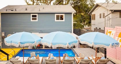 Heated Pool, B-ball, Golf, 3mi Downtown, Sleeps 18