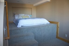 3 室のベッドルーム、デスク、アイロン / アイロン台、WiFi