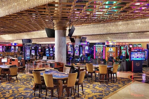 Casino - Cozy resort in awesome Las Vegas with AC, WiFi, fitness room. Premiere (Las Vegas)