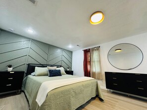 5 habitaciones, tabla de planchar con plancha, wifi y ropa de cama 