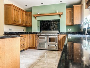 Private kitchen - Relax in the hot tub and unwind in the peaceful, private garden. (Swansea)