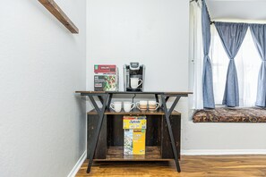 Interior - Suburban Oasis,Pool& Spa, Ping pong, Air Hockey, Pool table & Arcade, Cul De Sac (North Richland Hills)