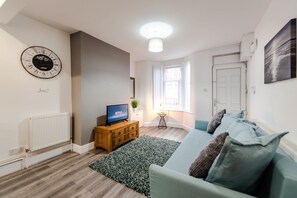 Living area - St Ives Grove  (Liverpool)
