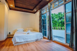 6 slaapkamers, een strijkplank/strijkijzer, wifi, beddengoed