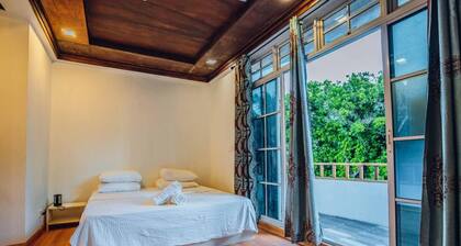 Spacious 6-bedroom house in marvelous Fuvahmulah with AC, WiFi