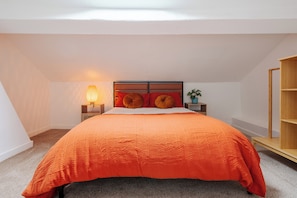 3 chambres, fer et planche à repasser, Wi-Fi, draps fournis