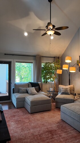 Charming 3-bedroom condo in serene Wilmington - Your home away from home!