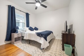 5 bedrooms, desk, iron/ironing board, WiFi