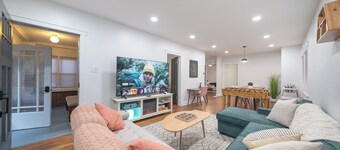 Spacious 5-bedroom house with movie room, game room and more!