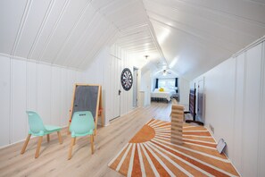 5 habitaciones, escritorio, tabla de planchar con plancha y wifi 