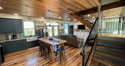 Yeates Schoolhouse, Yeates Schoolhouse Guest Suites