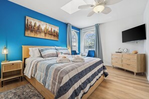 4 Schlafzimmer, Schreibtisch, Bügeleisen/Bügelbrett, Reisekinderbett