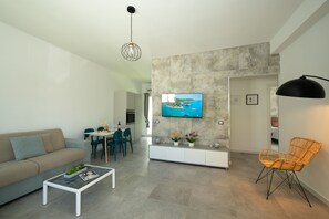 Smart TV, ping pong, books - Villa Charme, a Villa with Private Pool, Jacuzzi, Fitness Area and Cocktail Bar. (San Vito Lo Capo)