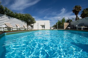 Outdoor pool - Villa Charme, a Villa with Private Pool, Jacuzzi, Fitness Area and Cocktail Bar. (San Vito Lo Capo)