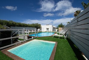 Outdoor pool - Villa Charme, a Villa with Private Pool, Jacuzzi, Fitness Area and Cocktail Bar. (San Vito Lo Capo)