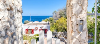 Villa 'Bissu' with Sea View, Private Terrace and Air Conditioning