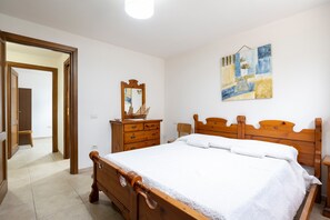 3 habitaciones, tabla de planchar con plancha y wifi gratis 