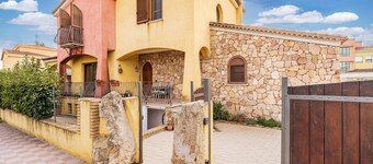 Apartment 'Il Giglio' with Private Garden, Wi-Fi and Air Conditioning