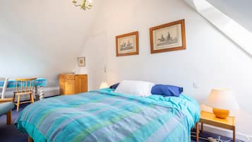 3 bedrooms, iron/ironing board, free WiFi, bed sheets