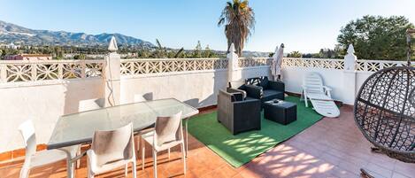 屋外ダイニングエリア