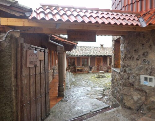 Country House 'Mansió De La Plata' with Mountain View, Private Pool and Wi-Fi