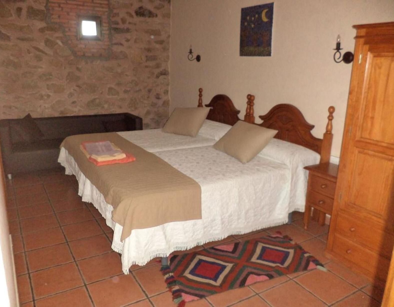 7 habitaciones y wifi gratis 