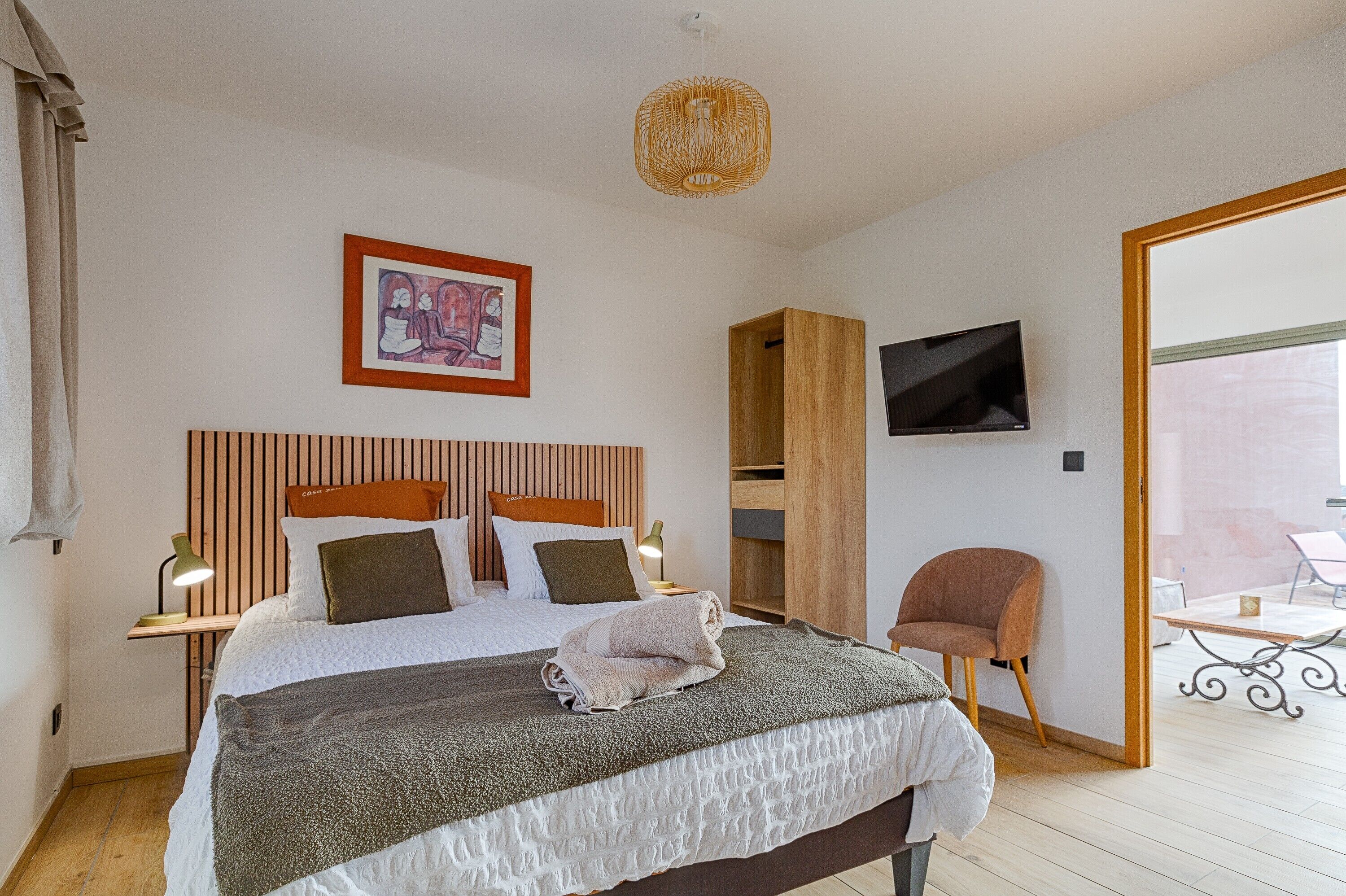 2 habitaciones, tabla de planchar con plancha y wifi gratis 