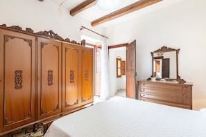 2 chambres, fer et planche Ă repasser, Wi-Fi gratuit, draps fournis