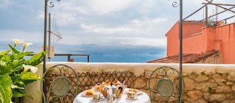 Holiday Home 'Casa Della Nonna Nel Borgo' with Mountain View, Private Garden and Wi-Fi