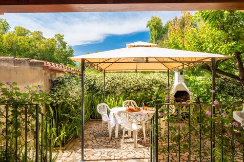 Maison de vacances 'Casa Nespolo' avec jardin privé, Wi-Fi et climatisation