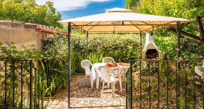 Holiday Home 'Casa Nespolo' with Private Garden, Wi-Fi and Air Conditioning