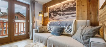 Studio 'La Chambre D'Emilie - Romantische kamer' met uitzicht op de bergen, gedeeld terras en WiFi