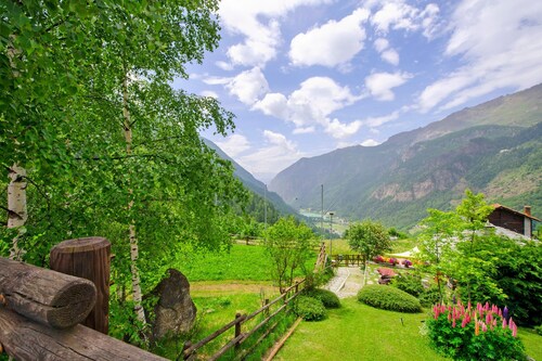Apartment 'Le Rêve D'Emilie - Family House' with Mountain View, Shared Terrace and Wi-Fi