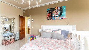3 bedrooms, iron/ironing board, WiFi, bed sheets - Luxury Villa (candelaria)