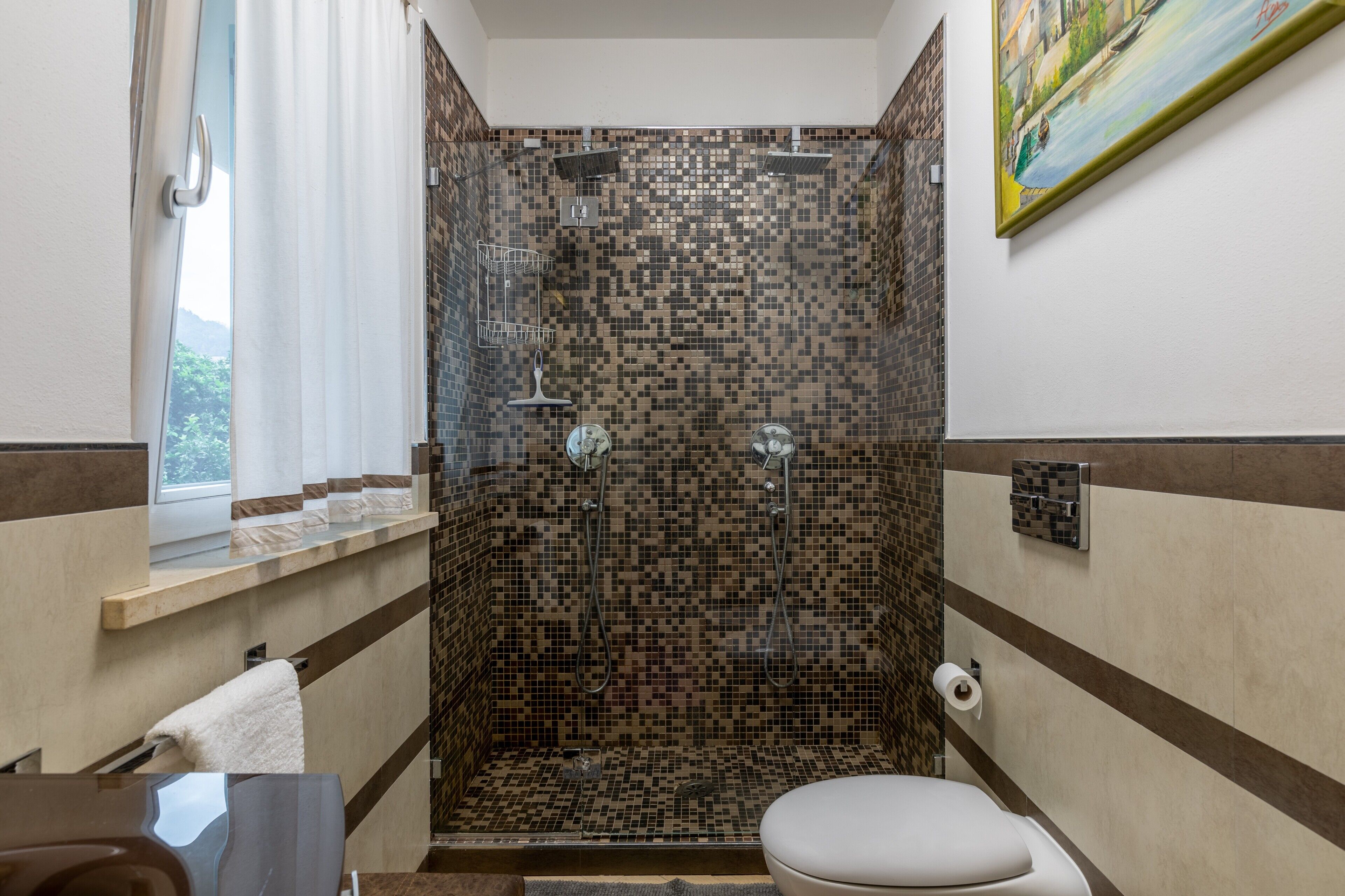 Shower, towels