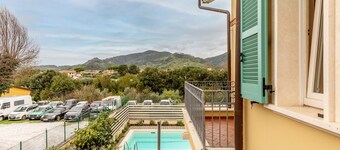 Villa 'Relax In - Versilia' with Private Pool, Wi-Fi and Air Conditioning