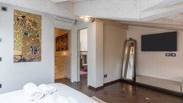 4 bedrooms, free WiFi, bed sheets