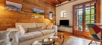Chalet 'Casa di Nini' with Private Terrace, Private Garden and Wi-Fi