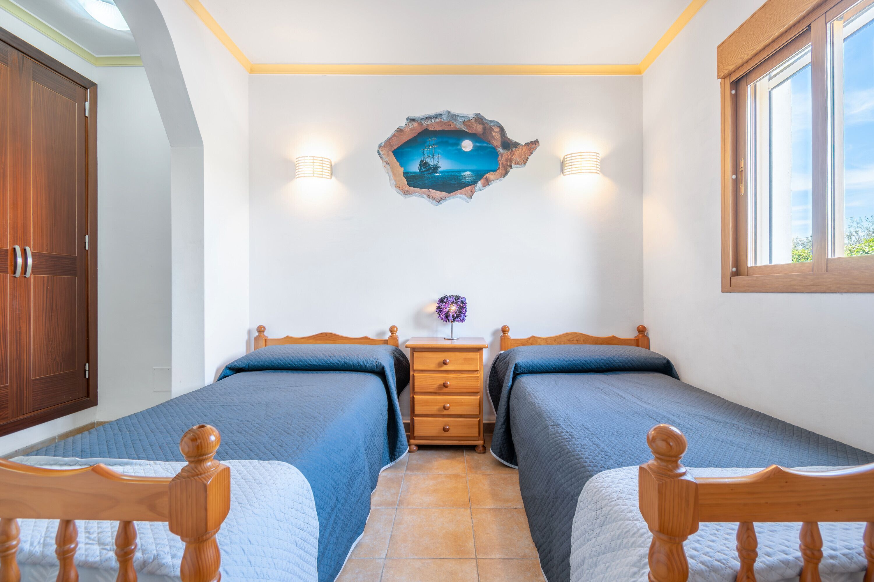 4 slaapkamers, een strijkplank/strijkijzer, gratis wifi, beddengoed