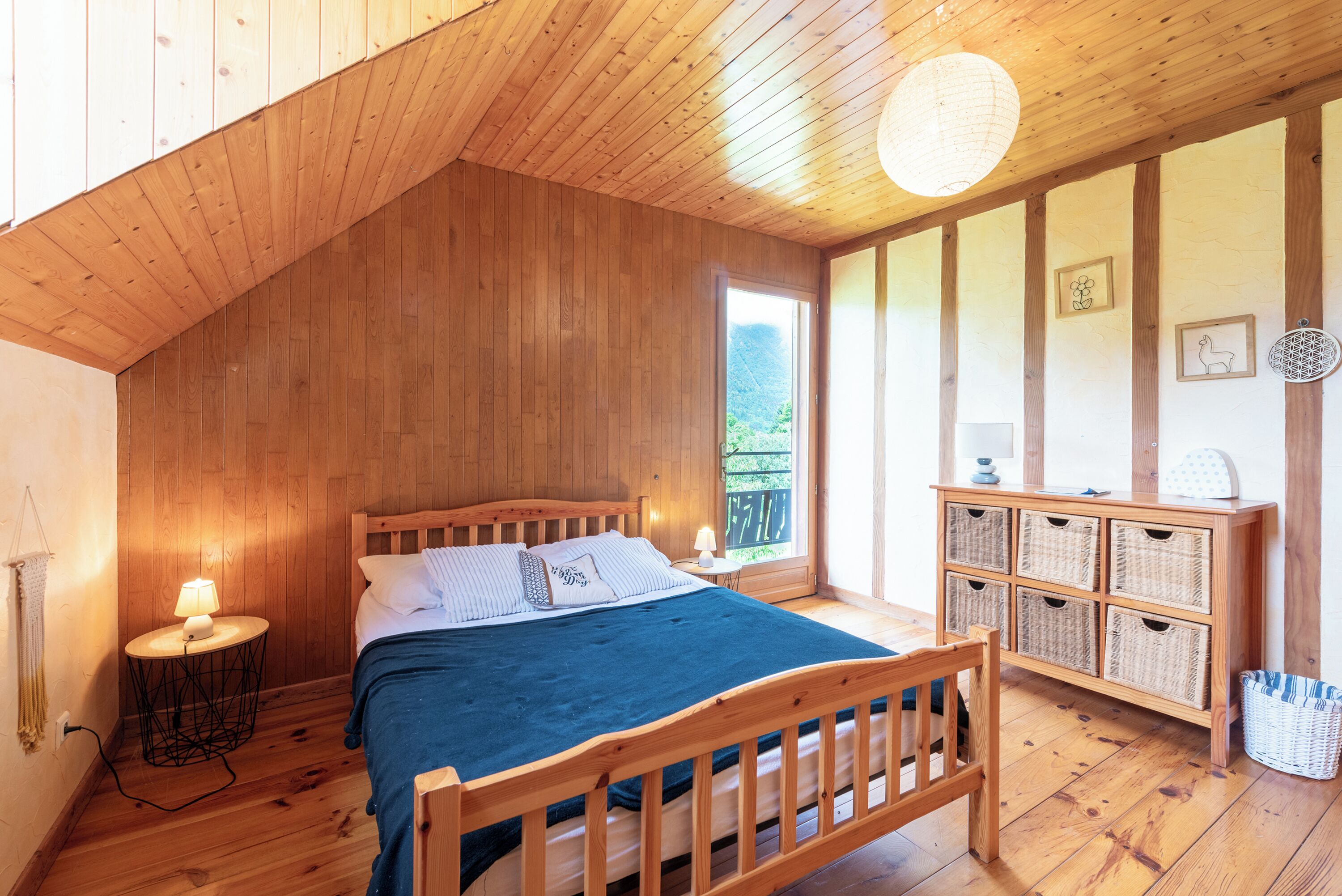 5 chambres, fer et planche à repasser, Wi-Fi gratuit, draps fournis