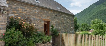 Maison de vacances 'Gite Baupeillas' avec vue sur les montagnes, terrasse privée et Wi-Fi