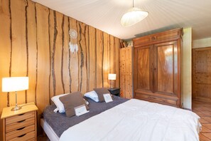 5 dormitorios, tabla de planchar con plancha, wifi gratis y ropa de cama