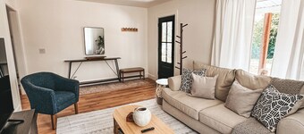 Charming 2-bedroom house with WiFi, AC in Spartanburg