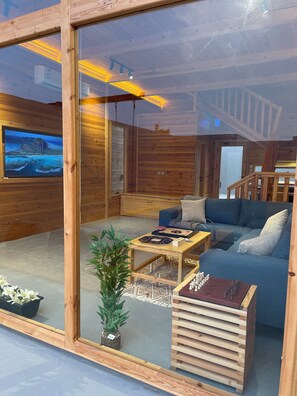 Verduisterende gordijnen, gratis wifi, beddengoed