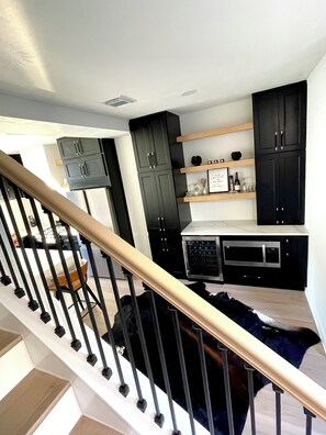 Interior - Luxury, spacious, 3bd/2bth townhome 5 minutes from everything , downtown Houston (Houston)