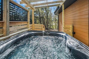 Bain à remous extérieur